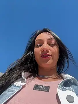 Ninabigtitied online show from October 6, 2025, 12:50 pm