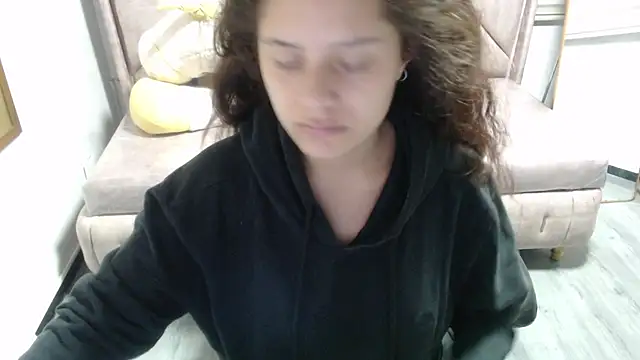 Velvet Moon V online show from December 20, 2025, 1:25 pm