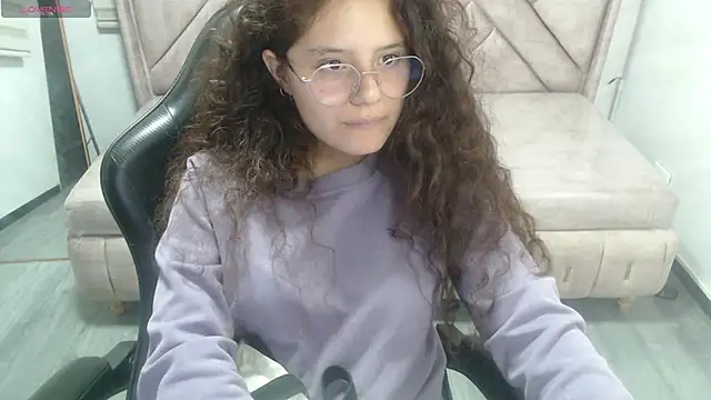 Velvet Moon V online show from March 10, 2026, 7:40 pm