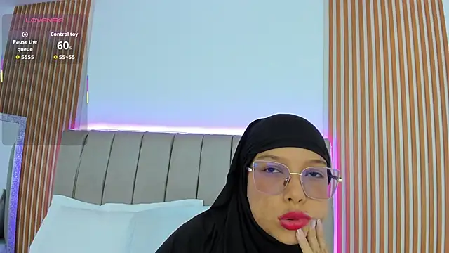 naishaa  online show from October 31, 2025, 11:29 am