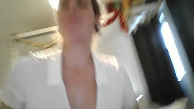 Snapshot of BlondeBells chatting on November 19, 2025, 10:15 am BlondeBells online show from November 19, 2025, 10:15 am