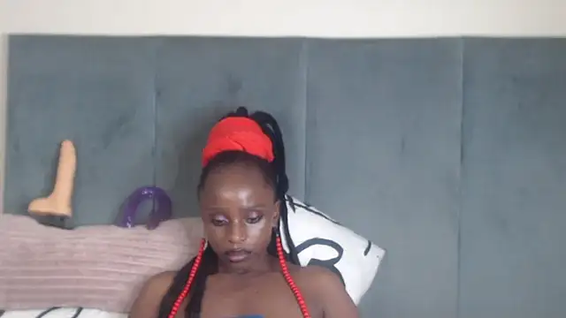 Snapshot of Jah-Queen chatting on November 6, 2025, 10:03 pm Jah-Queen online show from November 6, 2025, 10:03 pm