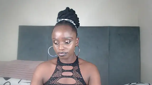 Snapshot of Jah-Queen chatting on December 15, 2025, 7:20 pm Jah-Queen online show from December 15, 2025, 7:20 pm