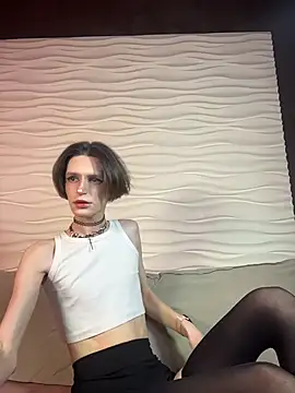 Snapshot of madi_snow chatting on November 27, 2025, 5:19 am madi snow online show from November 27, 2025, 5:19 am