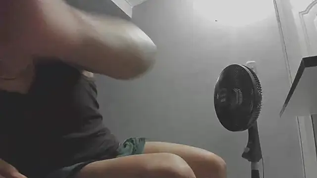 Snapshot of evan_hardy chatting on September 18, 2025, 1:08 am evan hardy online show from September 18, 2025, 1:08 am