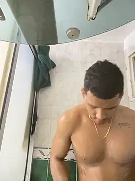 Snapshot of evan_hardy chatting on October 6, 2025, 12:01 am evan hardy online show from October 6, 2025, 12:01 am