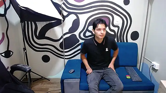 Luca vega online show from November 7, 2025, 1:15 pm