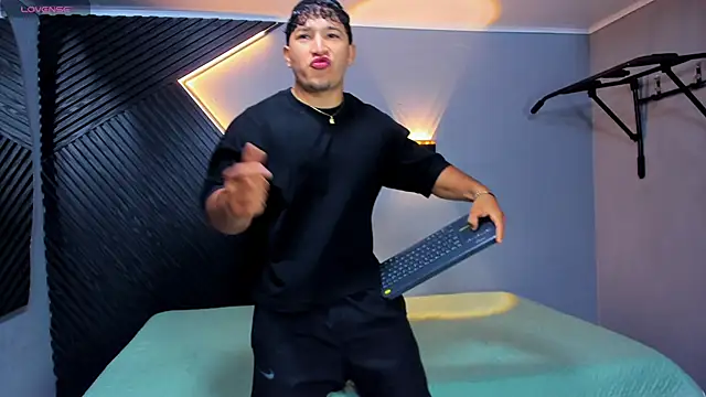 Horny nick18 online show from March 25, 2026, 12:37 pm