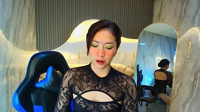 valentina r  online show from November 21, 2025, 3:16 am