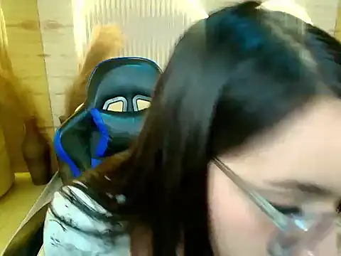 Snapshot of scarlettvixen_r chatting on September 29, 2025, 7:52 pm scarlettvixen r online show from September 29, 2025, 7:52 pm