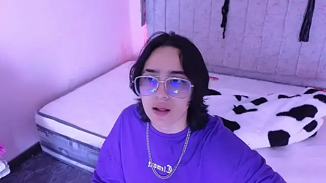 Snapshot of katalinathxandbritney1 chatting on September 11, 2025, 8:53 pm katalinathxandbritney1 online show from September 11, 2025, 8:53 pm