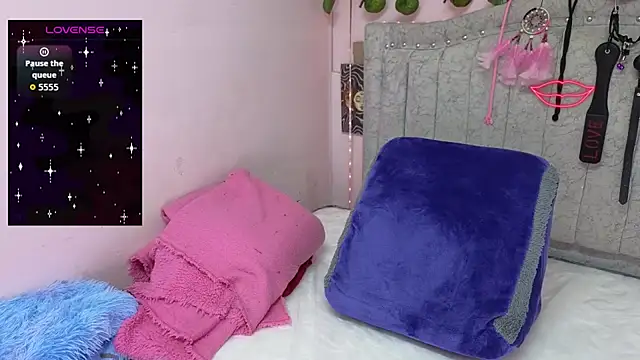 Snapshot of katalinathxandbritney1 chatting on September 19, 2025, 9:19 pm katalinathxandbritney1 online show from September 19, 2025, 9:19 pm