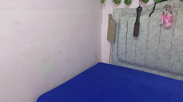 Snapshot of katalinathxandbritney1 chatting on September 26, 2025, 10:16 pm katalinathxandbritney1 online show from September 26, 2025, 10:16 pm