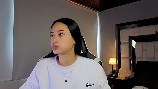 Snapshot of Adhara7 chatting on February 17, 2026, 8:06 pm Adhara7 online show from February 17, 2026, 8:06 pm