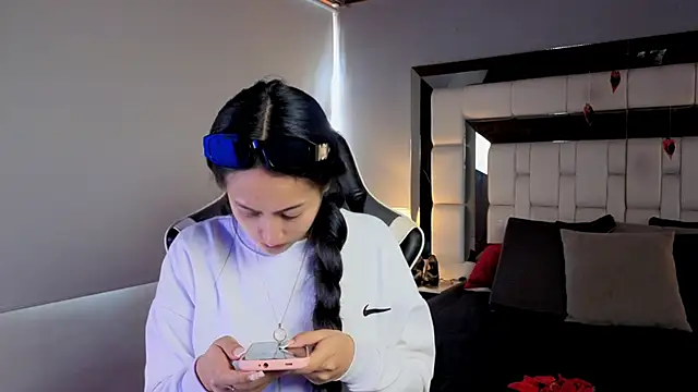 Adhara7 online show from February 25, 2026, 8:19 pm