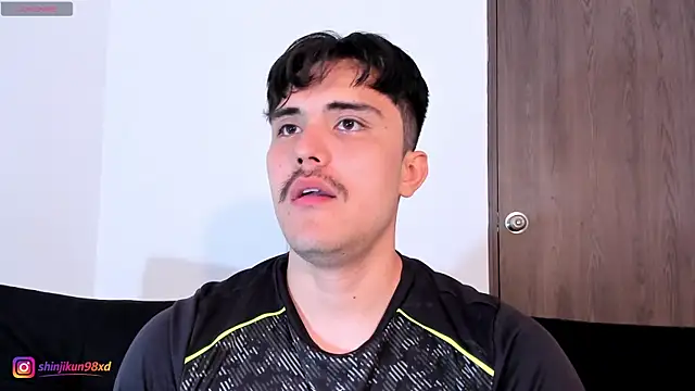 jasonxd9898 online show from April 14, 2026, 2:33 pm