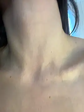 karinasantos  online show from February 12, 2026, 9:25 pm