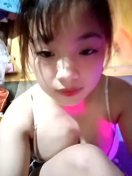 Snapshot of -DuSi- chatting on October 9, 2025, 3:51 am -DuSi- online show from October 9, 2025, 3:51 am