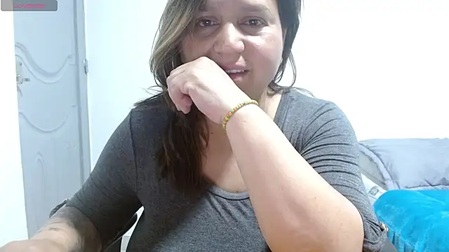 Snapshot of haashkyo chatting on October 22, 2025, 5:18 am haashkyo online show from October 22, 2025, 5:18 am