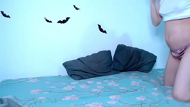 Snapshot of litle_owl chatting on November 13, 2025, 12:03 am litle owl online show from November 13, 2025, 12:03 am