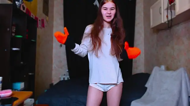 Snapshot of litle_owl chatting on September 20, 2025, 7:30 pm litle owl online show from September 20, 2025, 7:30 pm