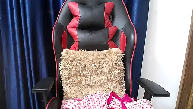 Snapshot of niya-cute chatting on October 26, 2025, 10:32 pm niya-cute online show from October 26, 2025, 10:32 pm