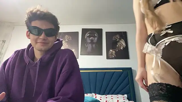 Snapshot of merycouple chatting on December 4, 2025, 6:18 pm merycouple online show from December 4, 2025, 6:18 pm