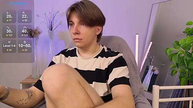 Snapshot of Robby_Manson chatting on October 25, 2025, 1:01 pm Robby Manson online show from October 25, 2025, 1:01 pm