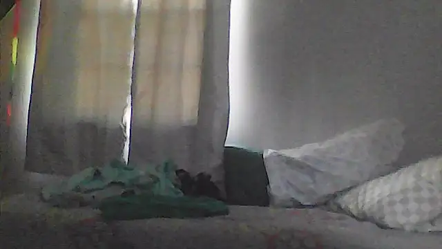 sarahkat86 online show from April 3, 2026, 10:05 pm