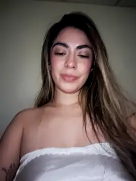 Snapshot of CristalHeart_ chatting on November 24, 2025, 1:55 pm CristalHeart online show from November 24, 2025, 1:55 pm