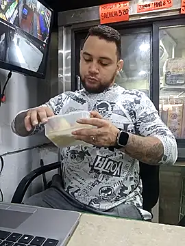 Snapshot of Catire10_ chatting on December 17, 2025, 1:38 pm Catire10 online show from December 17, 2025, 1:38 pm