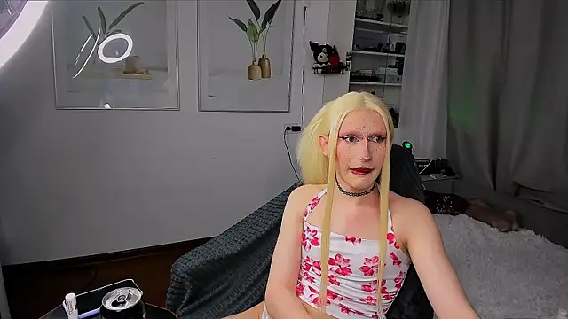 Snapshot of yoi_mika chatting on December 1, 2025, 9:04 pm yoi mika online show from December 1, 2025, 9:04 pm