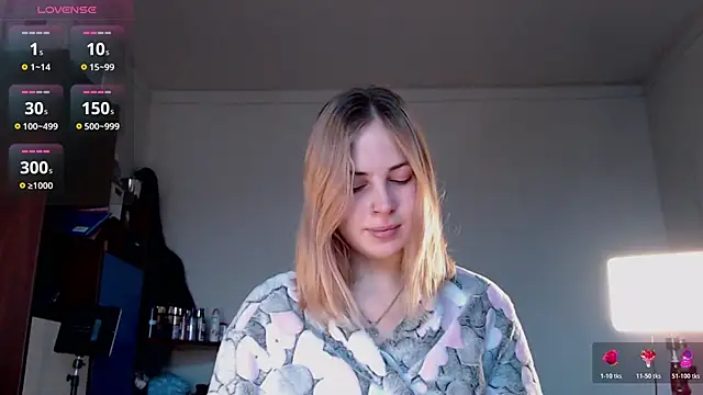 Snapshot of Alismoona chatting on November 28, 2025, 8:36 am Alismoona online show from November 28, 2025, 8:36 am