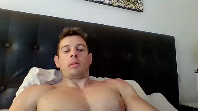 luca23millo90 online show from September 12, 2025, 2:44 am