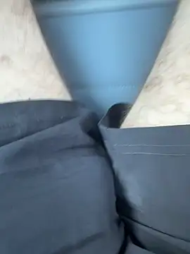 Snapshot of XUCRUTES42 chatting on February 8, 2026, 5:32 pm XUCRUTES42 online show from February 8, 2026, 5:32 pm