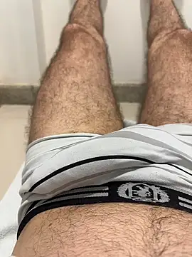 Snapshot of XUCRUTES42 chatting on January 14, 2026, 12:03 am XUCRUTES42 online show from January 14, 2026, 12:03 am