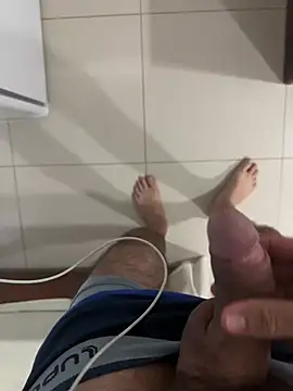 Snapshot of XUCRUTES42 chatting on February 9, 2026, 11:14 pm XUCRUTES42 online show from February 9, 2026, 11:14 pm