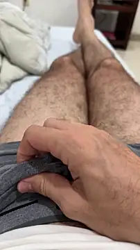 Snapshot of XUCRUTES42 chatting on December 4, 2025, 12:42 am XUCRUTES42 online show from December 4, 2025, 12:42 am