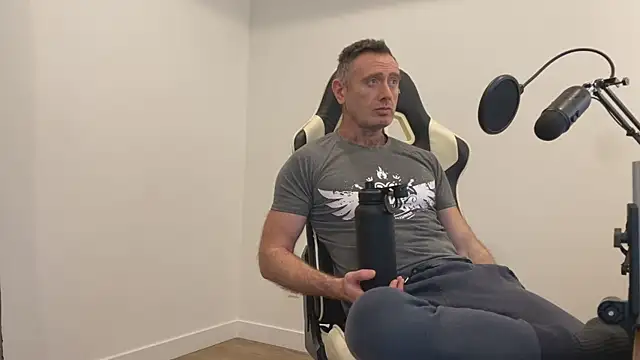 Snapshot of TheDonnyBasilisk chatting on December 14, 2025, 9:53 pm TheDonnyBasilisk online show from December 14, 2025, 9:53 pm