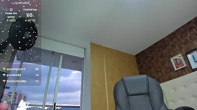 sweet  vanessa1 online show from March 19, 2026, 11:16 pm