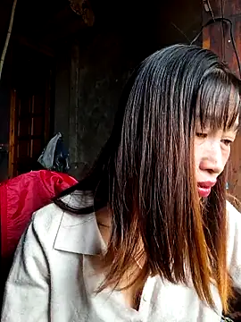 ngocngoc cute online show from November 7, 2025, 1:21 am