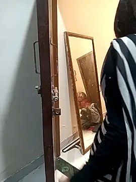 soni yhakur online show from February 17, 2026, 6:00 am