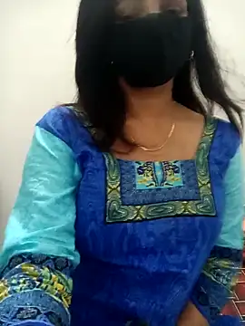 Snapshot of soni_yhakur chatting on April 17, 2026, 7:44 am soni yhakur online show from April 17, 2026, 7:44 am