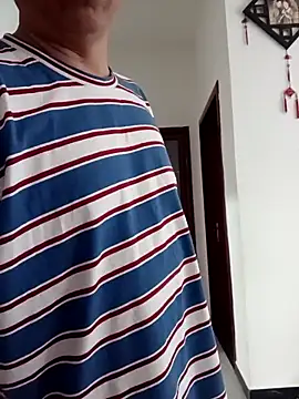 CWQ123 online show from December 19, 2025, 2:26 am