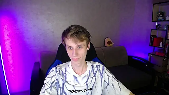 yes cute boy  online show from October 29, 2025, 6:51 pm