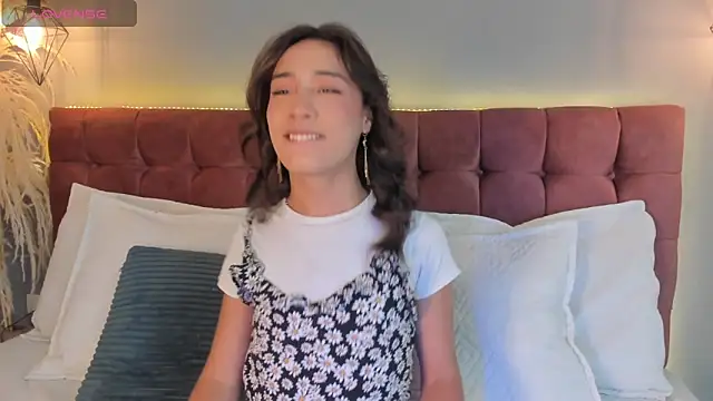 Snapshot of victoria_decapri chatting on November 23, 2025, 7:35 pm victoria decapri online show from November 23, 2025, 7:35 pm