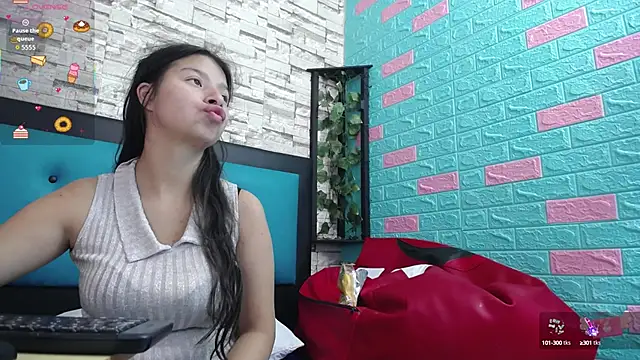 Snapshot of maily_can chatting on November 10, 2025, 12:54 pm maily can online show from November 10, 2025, 12:54 pm