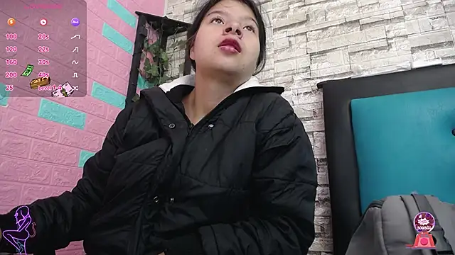 Snapshot of maily_can chatting on November 15, 2025, 12:20 pm maily can online show from November 15, 2025, 12:20 pm