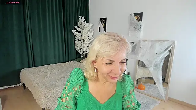 LiliaMoons online show from October 29, 2025, 9:52 am