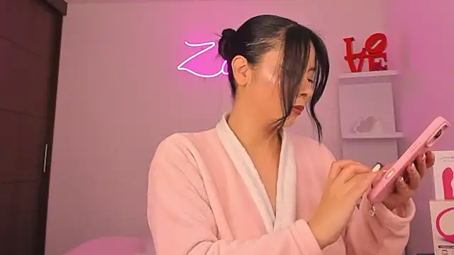 zoecams1 online show from May 22, 2026, 6:28 pm